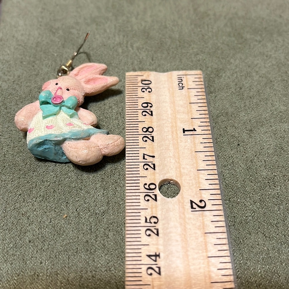 Vintage Bunny Earrings - Picture 3 of 3